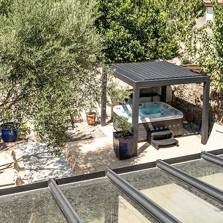 L'authentique ~ Jacuzzi ~ Jardin ~ Centre * Carcassonne